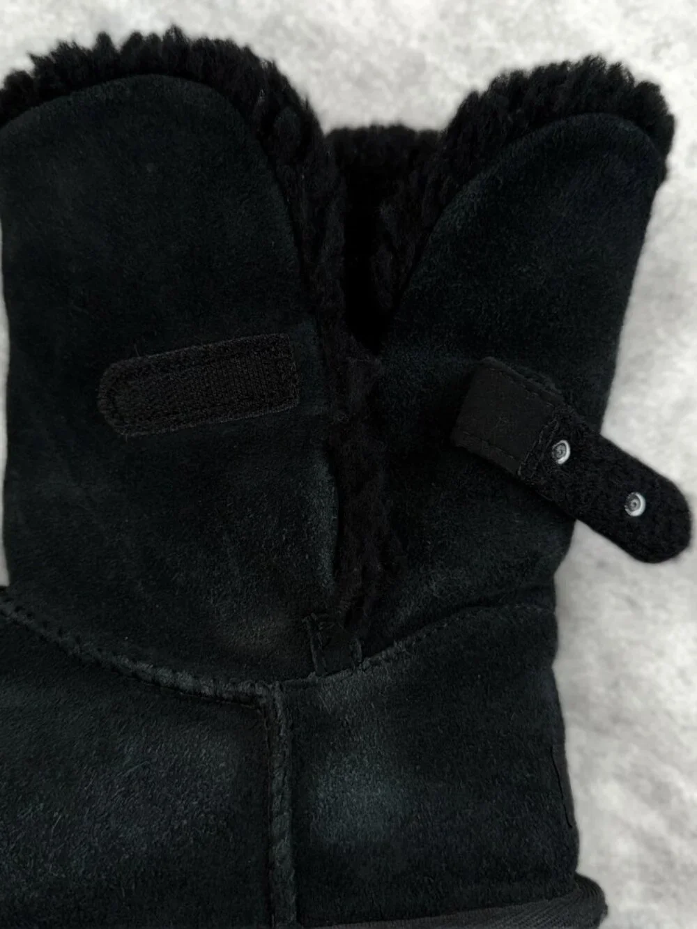 UGG Bailey Suede Ankle Boots Size 7 Black